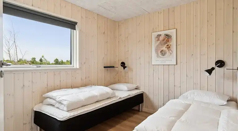 Ferienhaus für 18 mit Pool, Spa & Strand