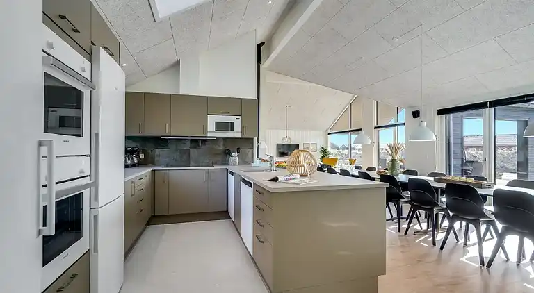 Für 18 Personen – Pool, Sauna & Freizeitraum