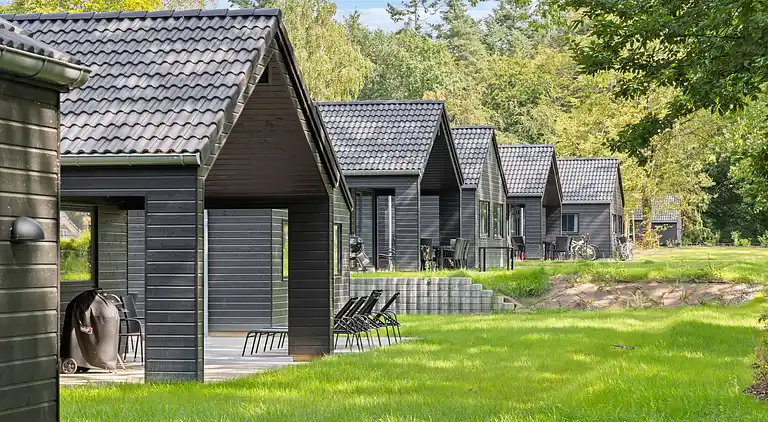 Für 18 Personen – Pool, Sauna & Freizeitraum