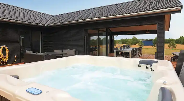 Modernes Ferienhaus in Marielyst für 14