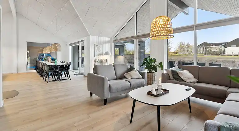 Luxus-Ferienhaus mit Pool - für 18 Pers.