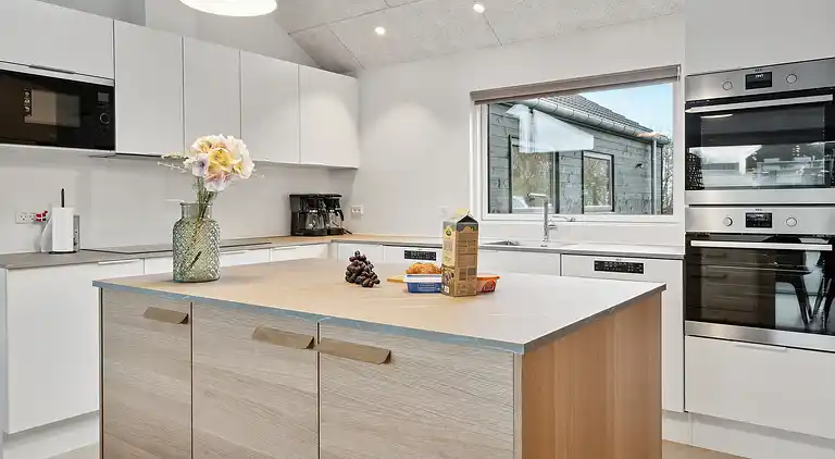 Luxus-Ferienhaus mit Pool - für 18 Pers.