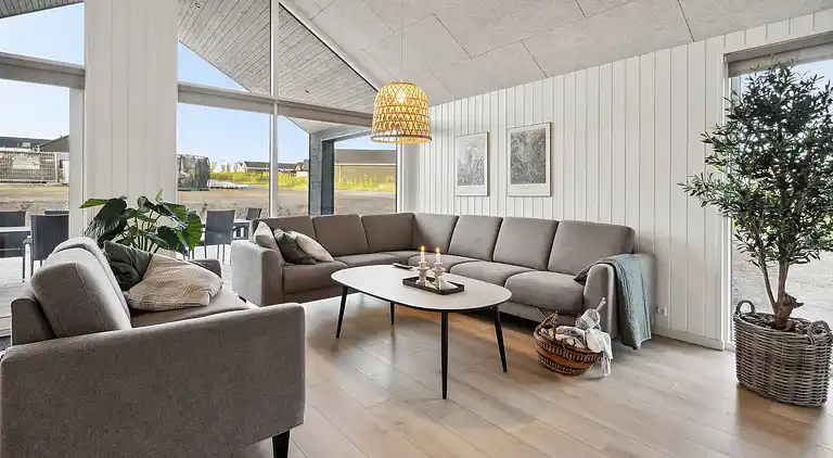 Luxus-Ferienhaus mit Pool - für 18 Pers.