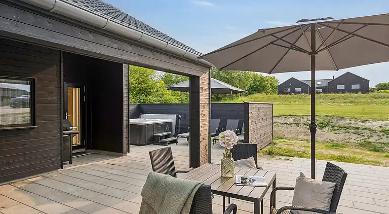 Luxus-Ferienhaus mit Pool - für 18 Pers.