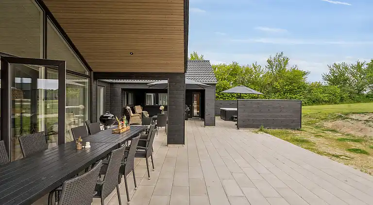 Luxus-Ferienhaus mit Pool - für 18 Pers.