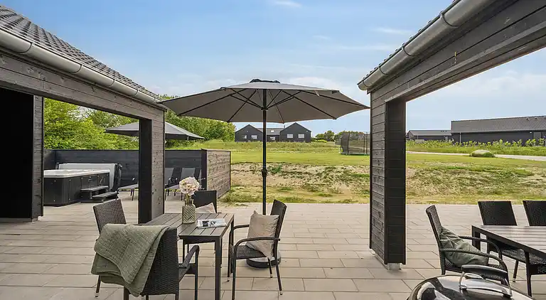 Luxus-Ferienhaus mit Pool - für 18 Pers.