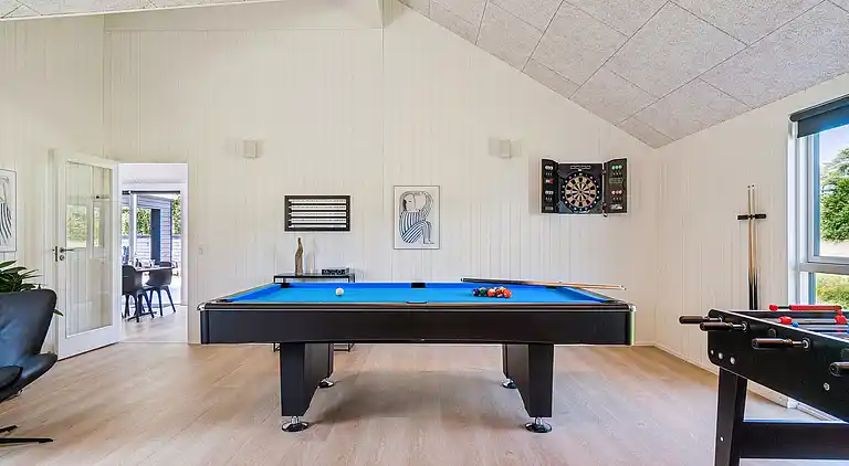 Luxus-Sommerhaus in Højby, Pool & Spa