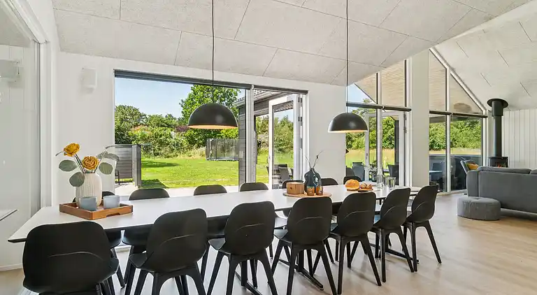 Luxus-Sommerhaus in Højby, Pool & Spa