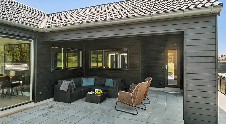 Luxus-Sommerhaus in Højby, Pool & Spa