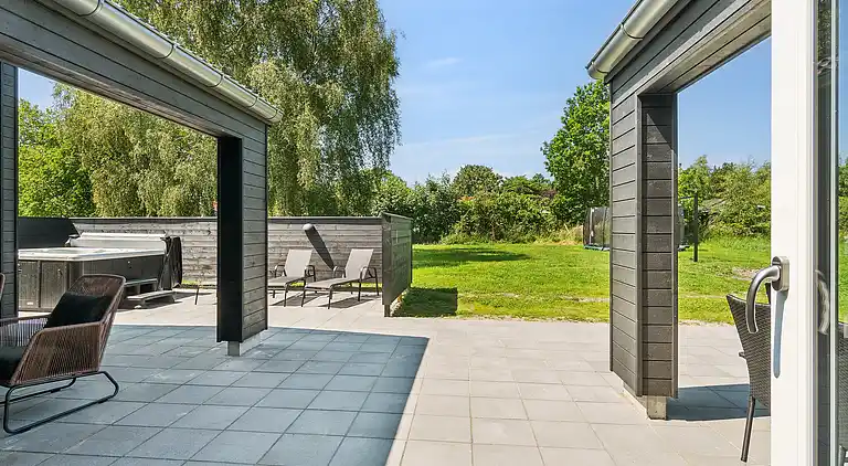 Luxus-Sommerhaus in Højby, Pool & Spa