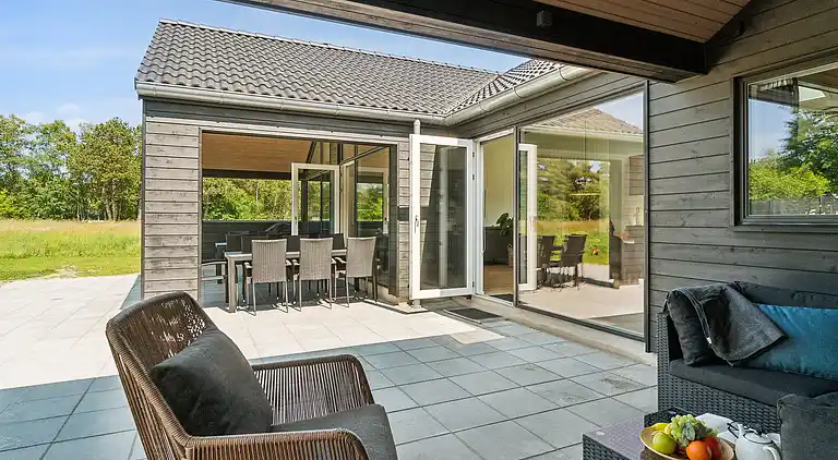 Luxus-Sommerhaus in Højby, Pool & Spa