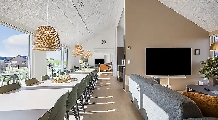 Luxus-Ferienhaus mit Pool und Meerblick