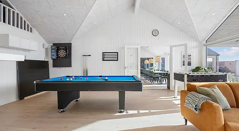 Luxus-Ferienhaus mit Pool und Meerblick