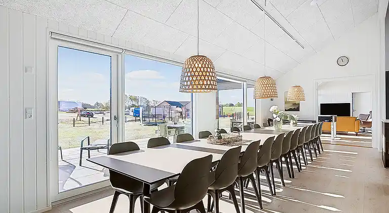 Luxus-Ferienhaus mit Pool und Meerblick