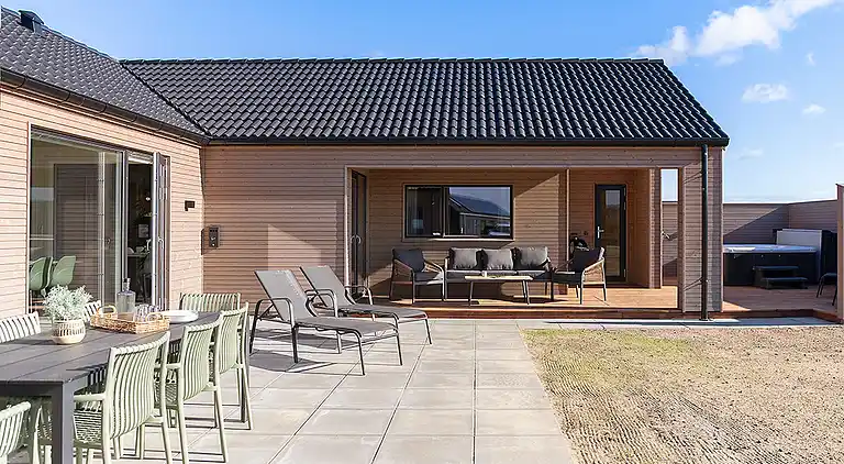 Luxus-Ferienhaus mit Pool und Meerblick