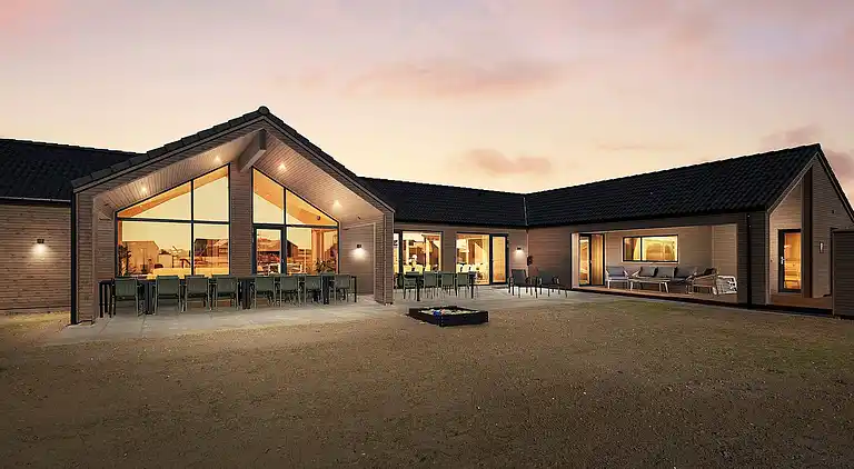 Luxus-Ferienhaus mit Pool und Meerblick