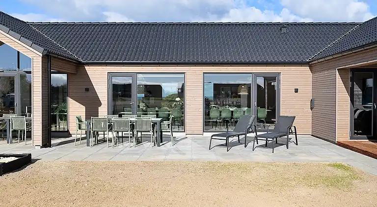 Luxus-Ferienhaus mit Pool und Meerblick