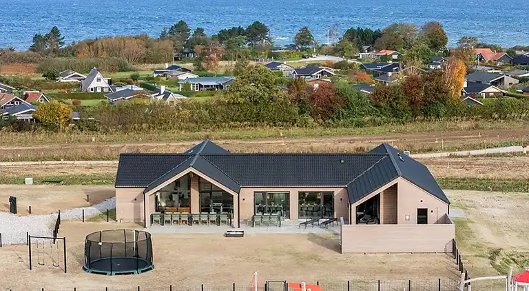 Luxus-Ferienhaus mit Pool und Meerblick