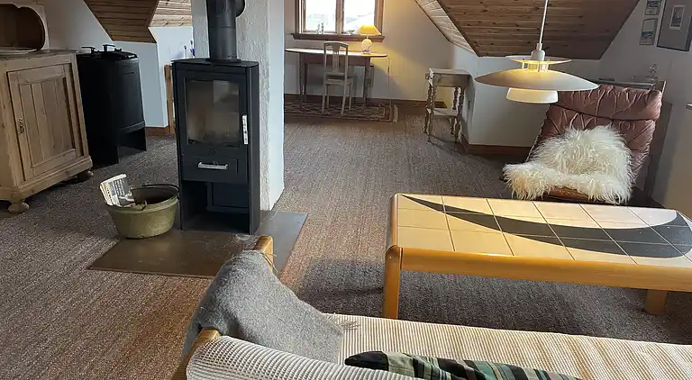 Charmerende sommerhus i byen og tæt ved stranden