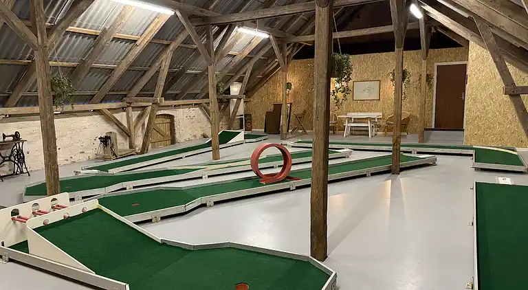 750 m2 landidyl⎮Gildesal⎮Aktivitetsrum⎮Minigolf