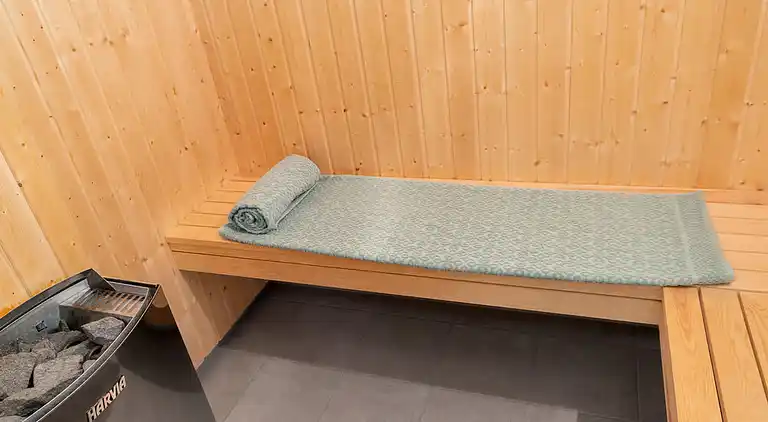 Großes Ferienhaus mit Pool, Spa & Spielraum