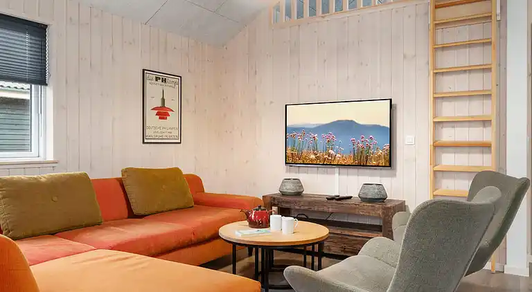 Großes Ferienhaus mit Pool, Spa & Spielraum