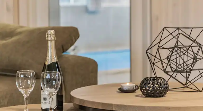 Großes Ferienhaus mit Pool, Spa & Spielraum