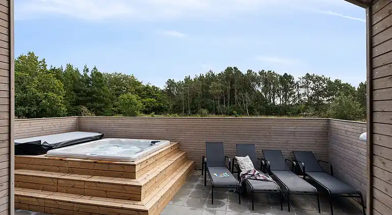 Luxus-Ferienhaus mit Pool & Spa, strandnah