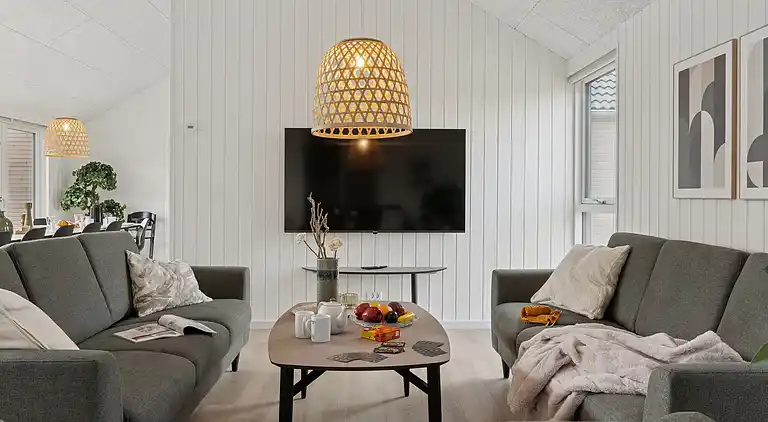 Luxus-Ferienhaus mit Pool & Spa, strandnah