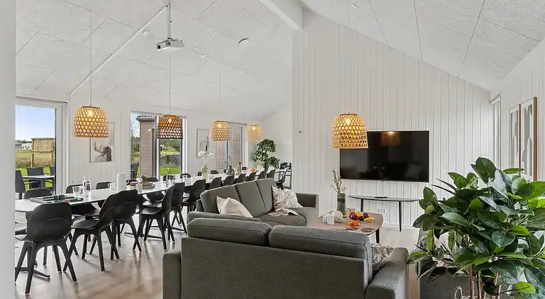 Luxus-Ferienhaus mit Pool & Spa, strandnah