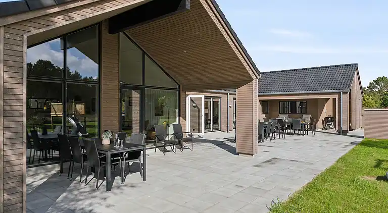 Luxus-Ferienhaus mit Pool & Spa, strandnah