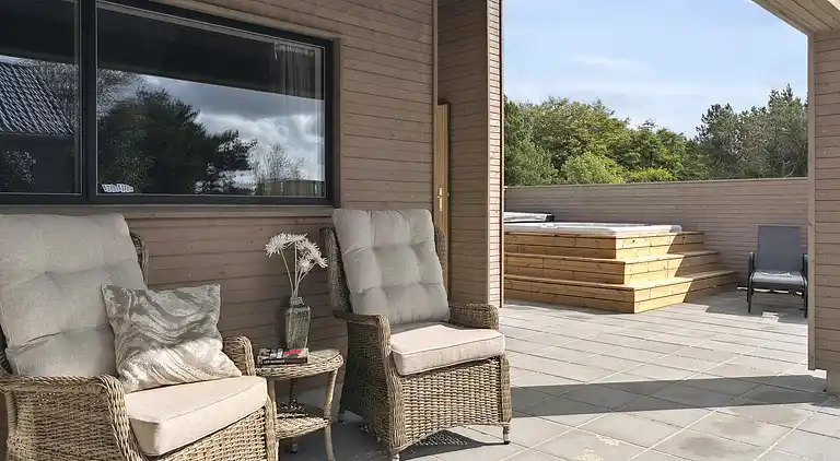 Luxus-Ferienhaus mit Pool & Spa, strandnah