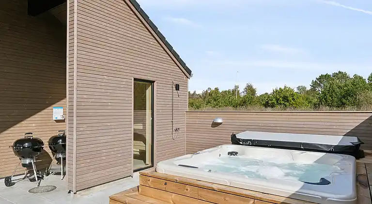 Luxus-Ferienhaus mit Pool & Spa, strandnah