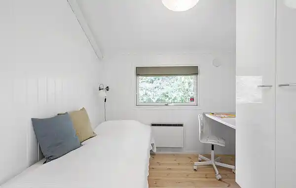 Hyggeligt sommerhus 300 m fra sandstrand