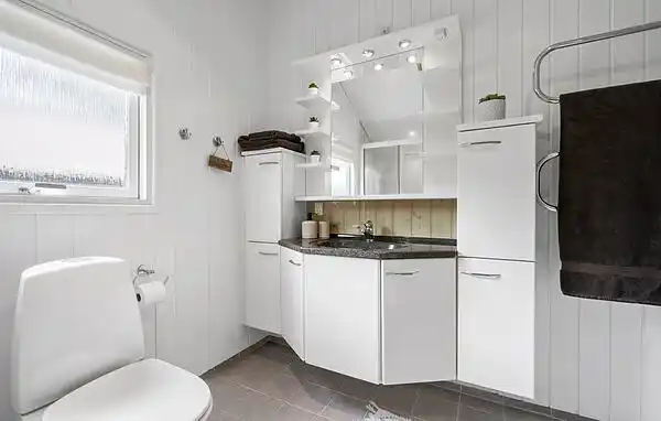 Hyggeligt sommerhus 300 m fra sandstrand