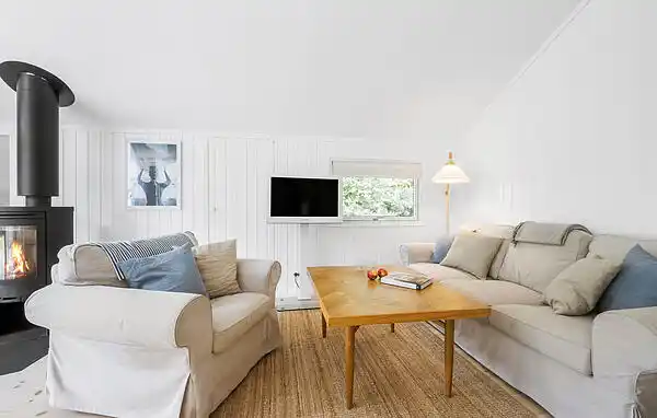 Hyggeligt sommerhus 300 m fra sandstrand