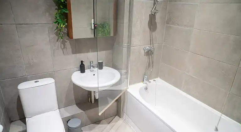 2BR Brixton, kostenloser bewachter Parkplatz, Zone 2, für 6