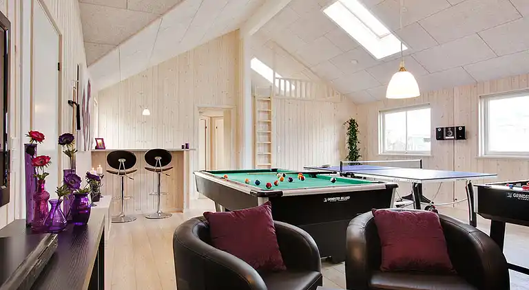 Ferienhaus mit Pool, Sauna & Spielraum