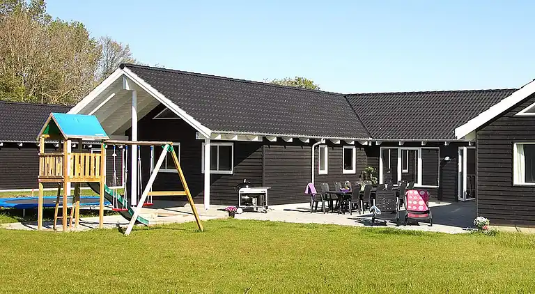 Ferienhaus mit Pool, Sauna & Spielraum