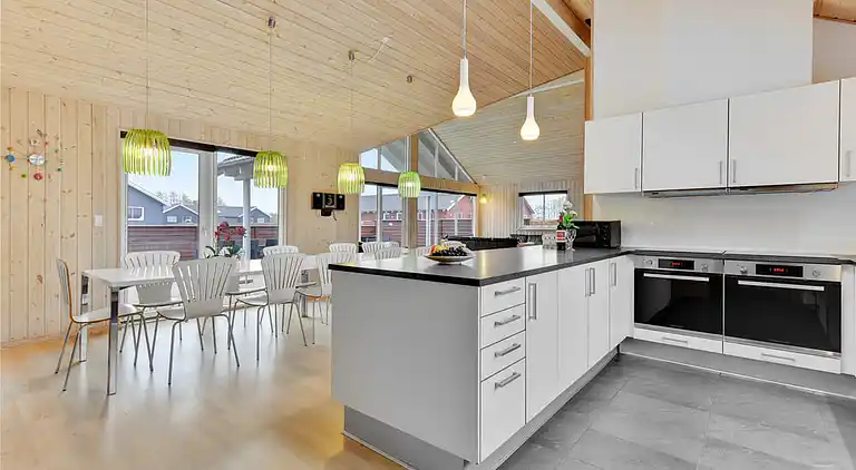 Maison avec parc aquatique, spa & salle de jeux