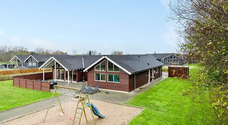 Maison avec parc aquatique, spa & salle de jeux