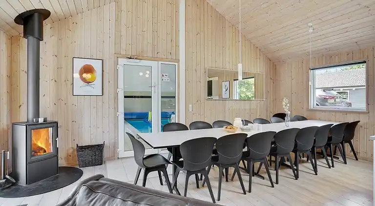 Luxus-Ferienhaus mit Pool bei Tisvildeleje