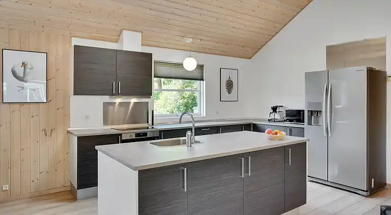 Luxus-Ferienhaus mit Pool bei Tisvildeleje