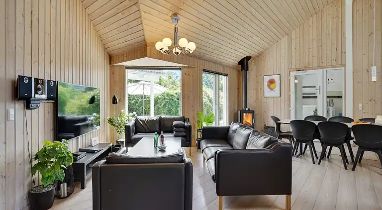 Luxus-Ferienhaus mit Pool bei Tisvildeleje