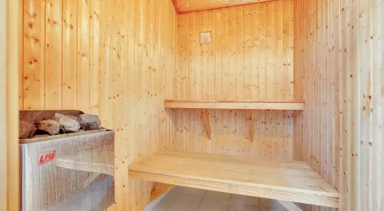 Luxus-Ferienhaus mit Pool bei Tisvildeleje