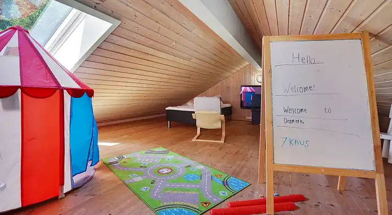 Luxus-Ferienhaus mit Pool bei Tisvildeleje