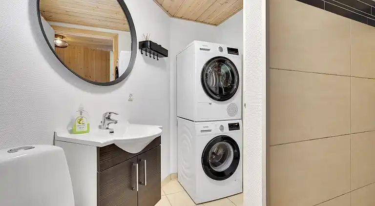 Luxus-Ferienhaus mit Pool bei Tisvildeleje