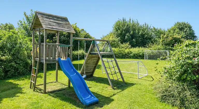 Luxus-Ferienhaus mit Pool bei Tisvildeleje