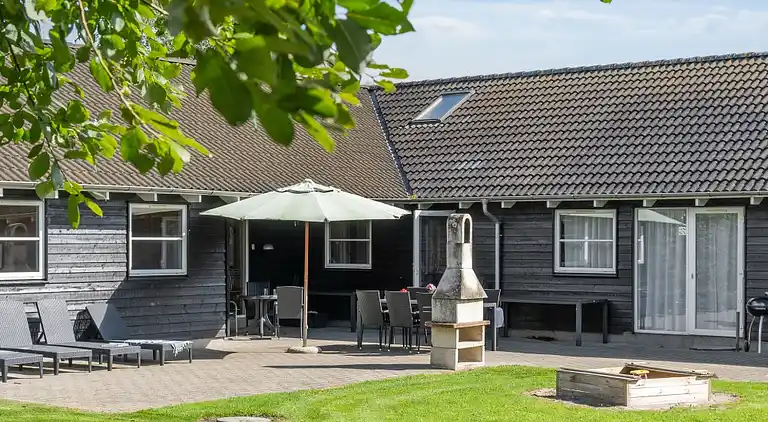 Luxuriöses Poolhaus mit Spa bei Marielyst