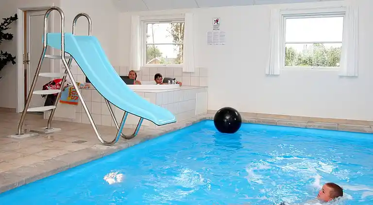 Luxuriöses Poolhaus mit Spa bei Marielyst